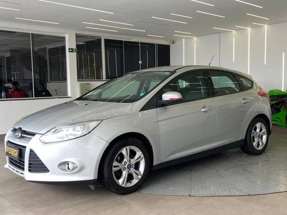 FORD FOCUS 1.6 S 16V FLEX 4P MANUAL FORD FOCUS 1.6 S 16V FLEX 4P MANUAL